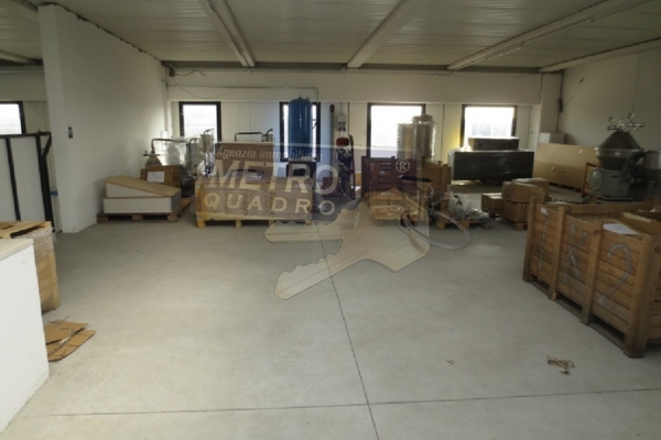 soppalco-magazzino - OPIFICIO CARRè (VI) PERIFERIA